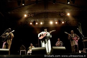 Anno 2017 » 2008 » Afel Bocoum – 29-07-08 - Torino World Music Meeting, Torino