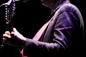 Anno 2017 » 2011 » THURSTON MOORE - 08-12-11 - AUDITORIUM PARCO DELLA MUSICA, ROMA