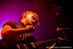 THE CROOKES 05