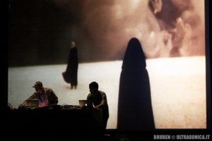 Anno 2017 » 2012 » Om + DeamlikeStare + Lichens per MiTo - 22-09-12 - Teatro Colosseo, Torino