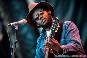 MICHAEL KIWANUKA 01