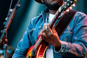 MICHAEL KIWANUKA 10