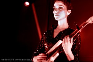 Anno 2017 » 2015 » St.Vincent - 07-07-15 - Mojotic Festival, Sestri Levante (GE)