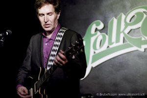 Anno 2017 » 2015 » Steve Wynn in solo - 21-03-15 - Folk Club, Torino