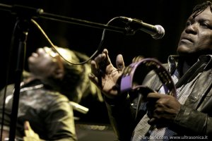 Anno 2017 » 2015 » Mbongwana Star x CreativAfrica - 20-10-15 - Teatro Espace, Torino