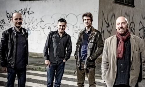 FolkClub Torino: il concerto della settimana è Zirobop di Enzo Zirilli col nuovissimo disco “Ten Past Never”!