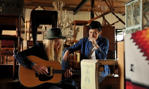 Barley Arts Promotion: Stu Larsen arriva a Milano con l'armonicista giapponese Natsuki Kurai per una data magica!