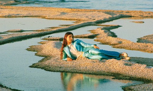 Weyes Blood - Tour in italia a giugno per la cantautrice californiana - video di 'Seven Words' dall'album Front Row Seat To Earth  