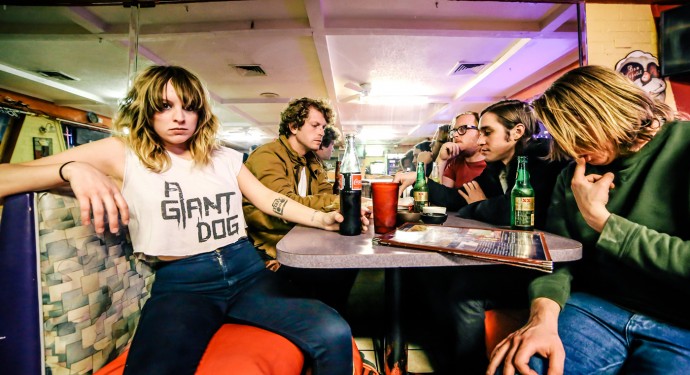 A Giant Dog da Austin, per la prima volta in Italia: a Torino, Spazio 211. Video di Sex & Drugs dall' album Pile