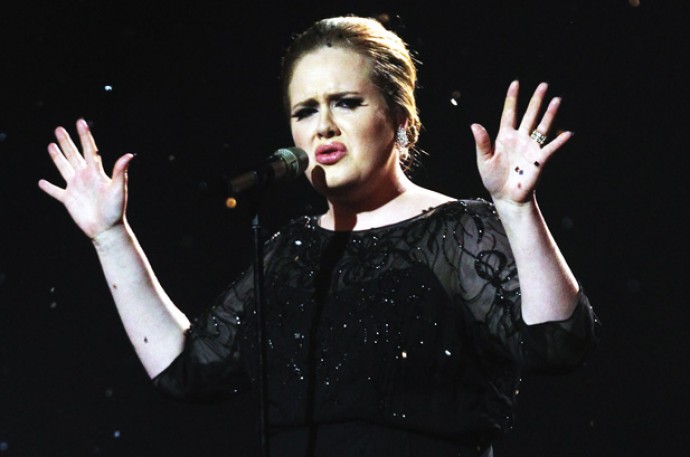 Terza settimana in classifica per Adele