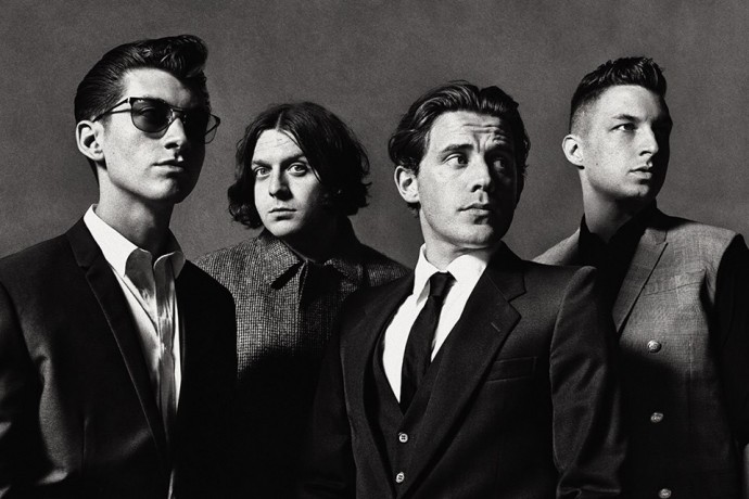 Vivo Concerti agli NME Awards: ARCTIC MONKEYS, ARCADE FIRE, QUEENS OF THE STONE AGE, SAVAGES E DISCLOSURE fanno incetta di nomination