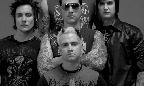  Avenged Sevenfold: tragico incidente a Stoccarda. La band informa i fan sui social.
