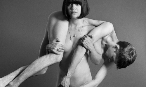 Ascolta in streaming  il nuovo album di BAT FOR LASHES