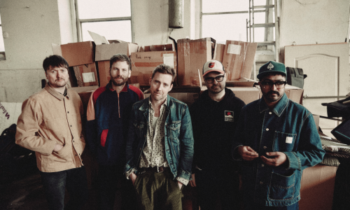 Kaiser Chiefs: gli indie rockers britannici annunciano il nuovo singolo 'How 2 Dance', fuori il 4 novembre