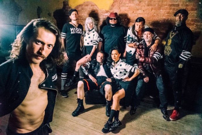 Gogol Bordello: nuovo singolo e Lyric-video di “Walking On The Burning Coal”