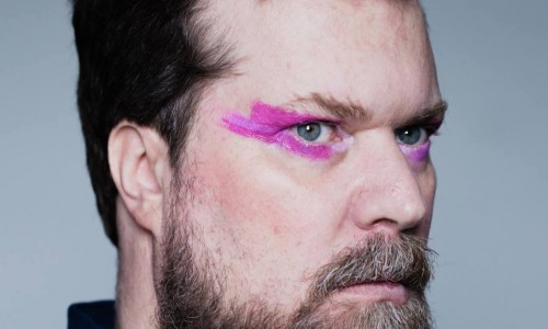 John Grant arriva in concerto in Italia a Milano - il video di Love is Magic