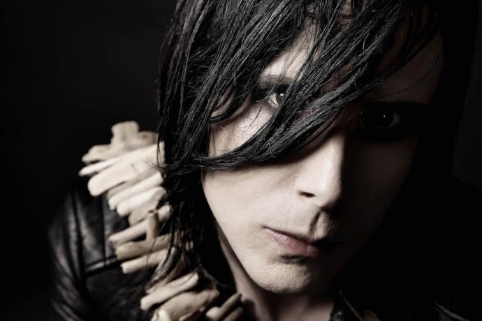 Barley Arts - IAMX, a marzo data unica a Roma per l' artista elettro-rock inglese - Video di Happiness dal nuovo album Metanoia