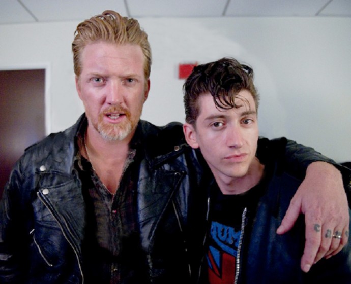 Arctic Monkeys e Josh Homme sullo stesso palco a Los Angeles. Guarda il video!