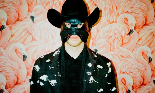 Orville Peck: la nuova rivelazione del country alternativo in Italia per tre date.