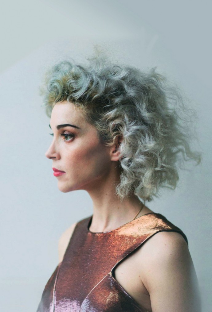 St. VINCENT ha condiviso una nuova canzone chiamata 